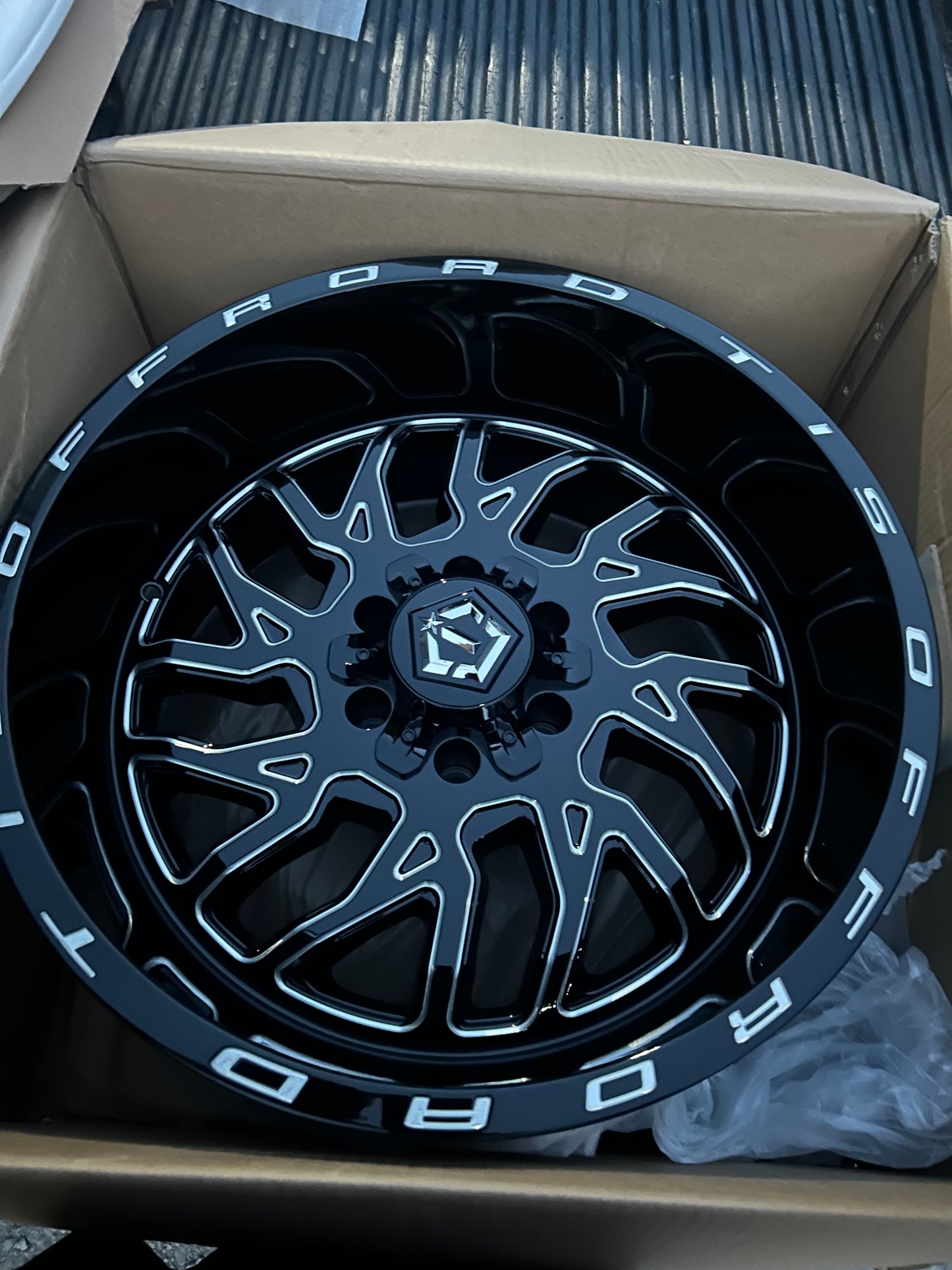 TIS 544BM-2106819 20X10 6X135/6X5.5