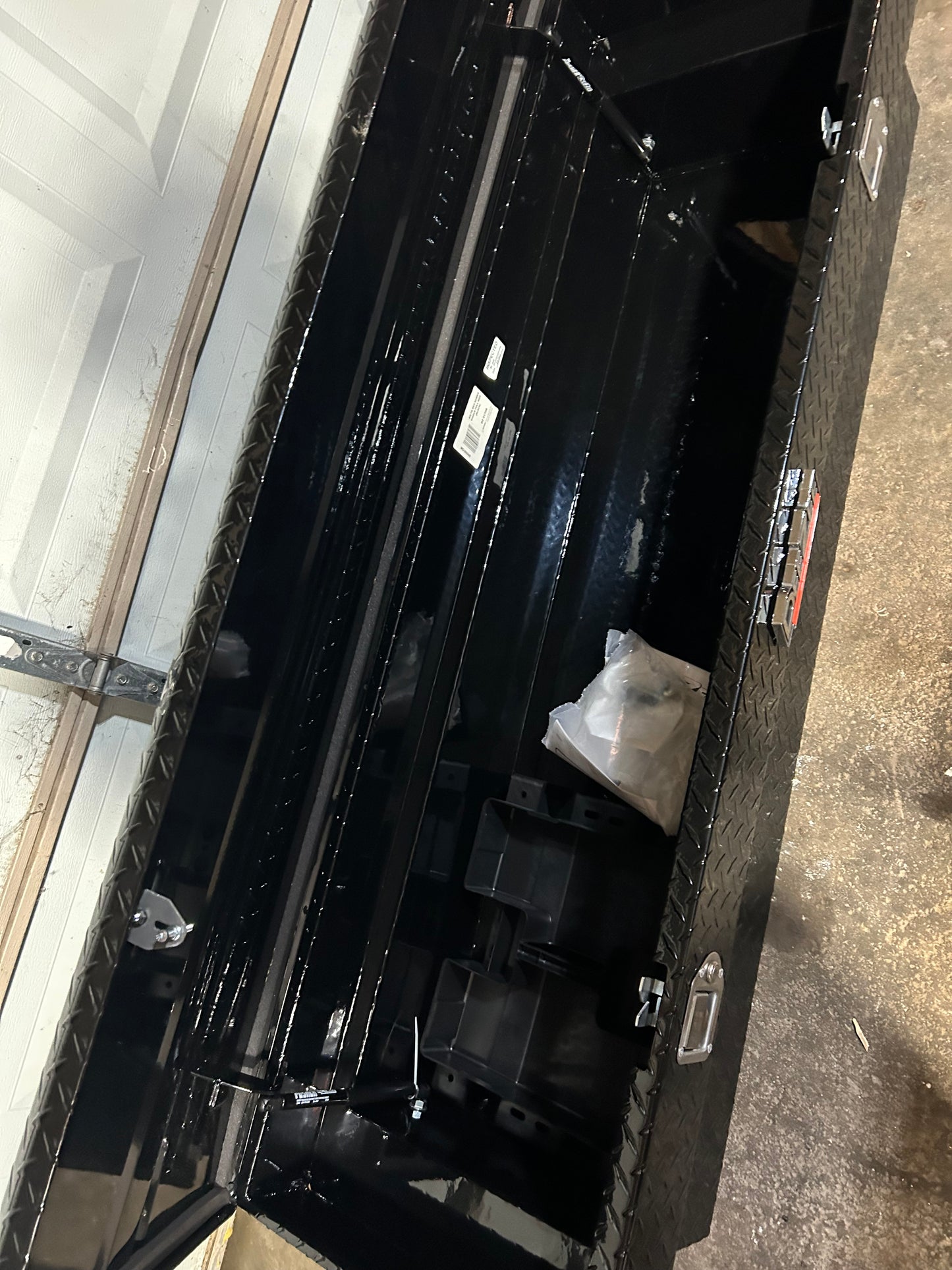 RETURN - DZ8170B TRUCK TOOL BOX